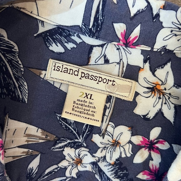 Island Passport Men’s Shirt
Size 2xl - Picture 2 of 3